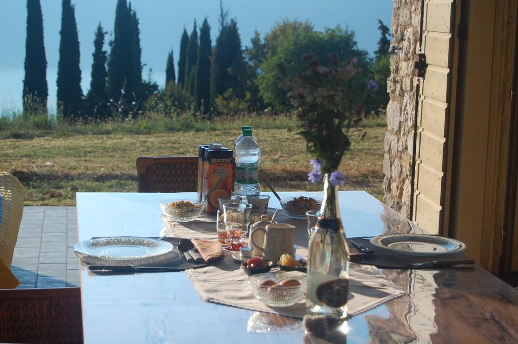Agriturismo Casa Del Castagneto Gargnano Room photo